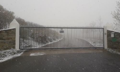 snow-in-douro-adrian-bridge